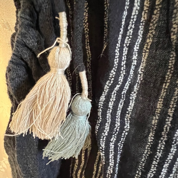 FREE PEOPLE PUKKA PEASANT BOHO EMBROIDERED TASSEL POM POM S/S Blouse-XS-EUC! - Picture 4 of 10